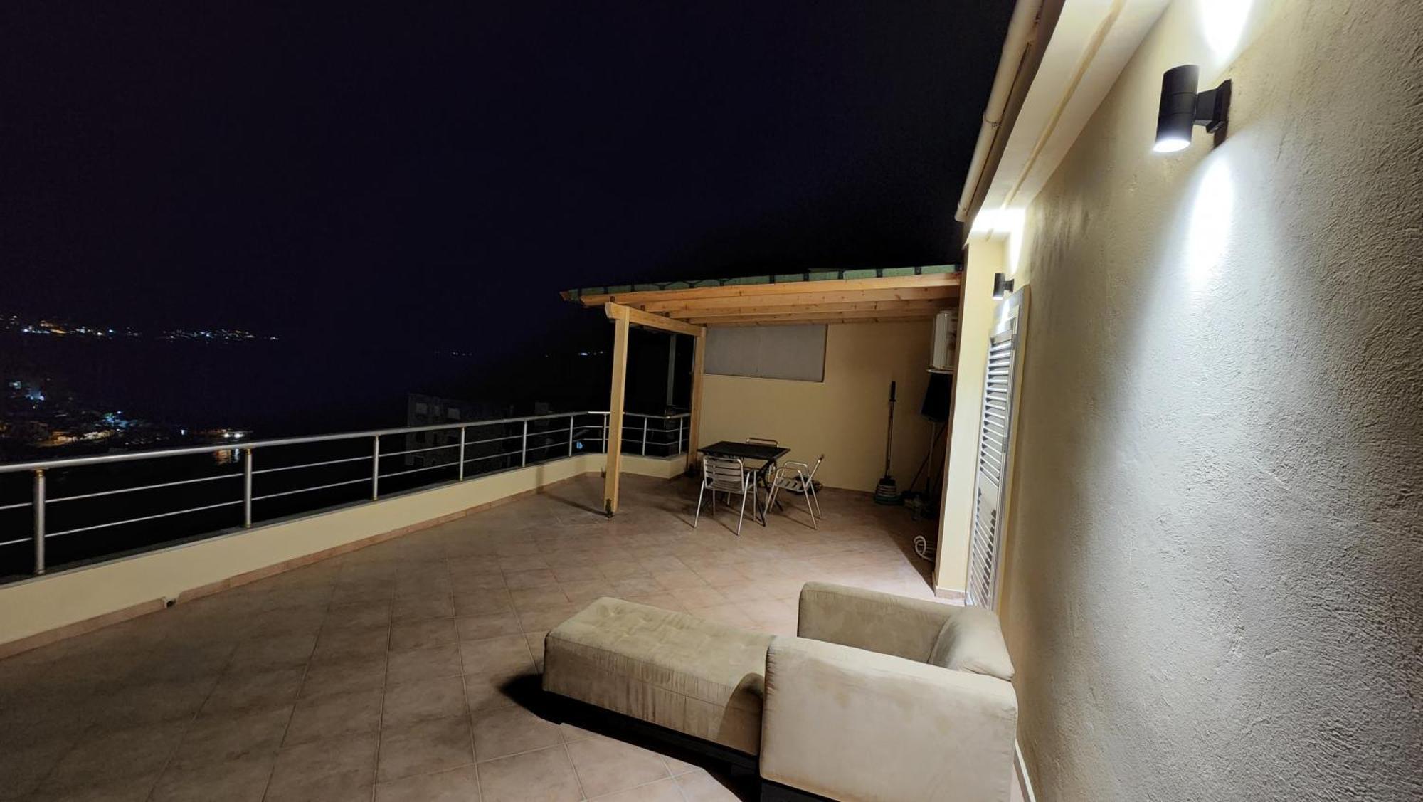 Glen'S Rooftop Sarande Exterior photo