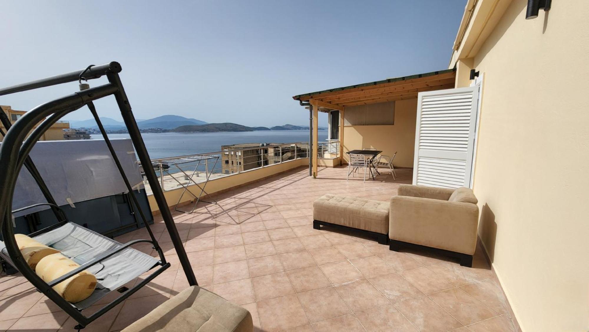 Glen'S Rooftop Sarande Exterior photo